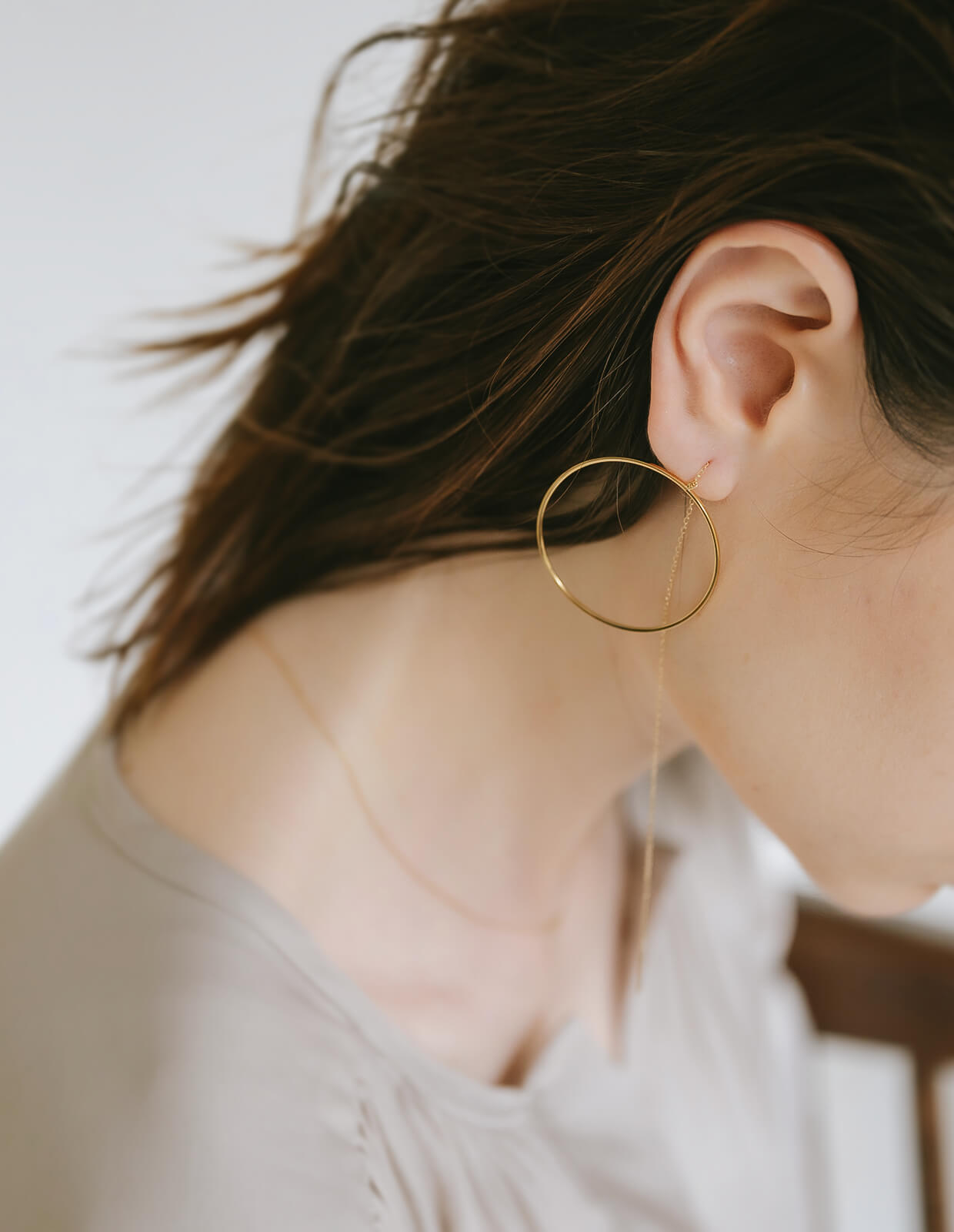 18K Gold Elegant Hoop Chain Earrings | DENEB