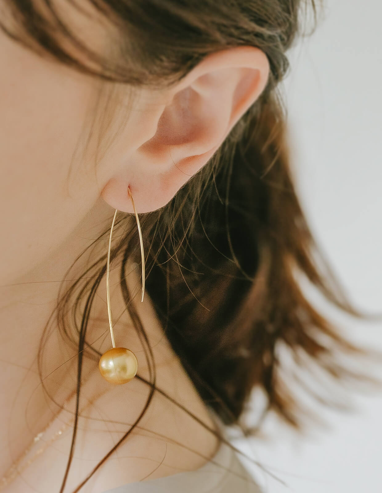 18K Baroque Pearl Swing Earrings | PENDULI-gd