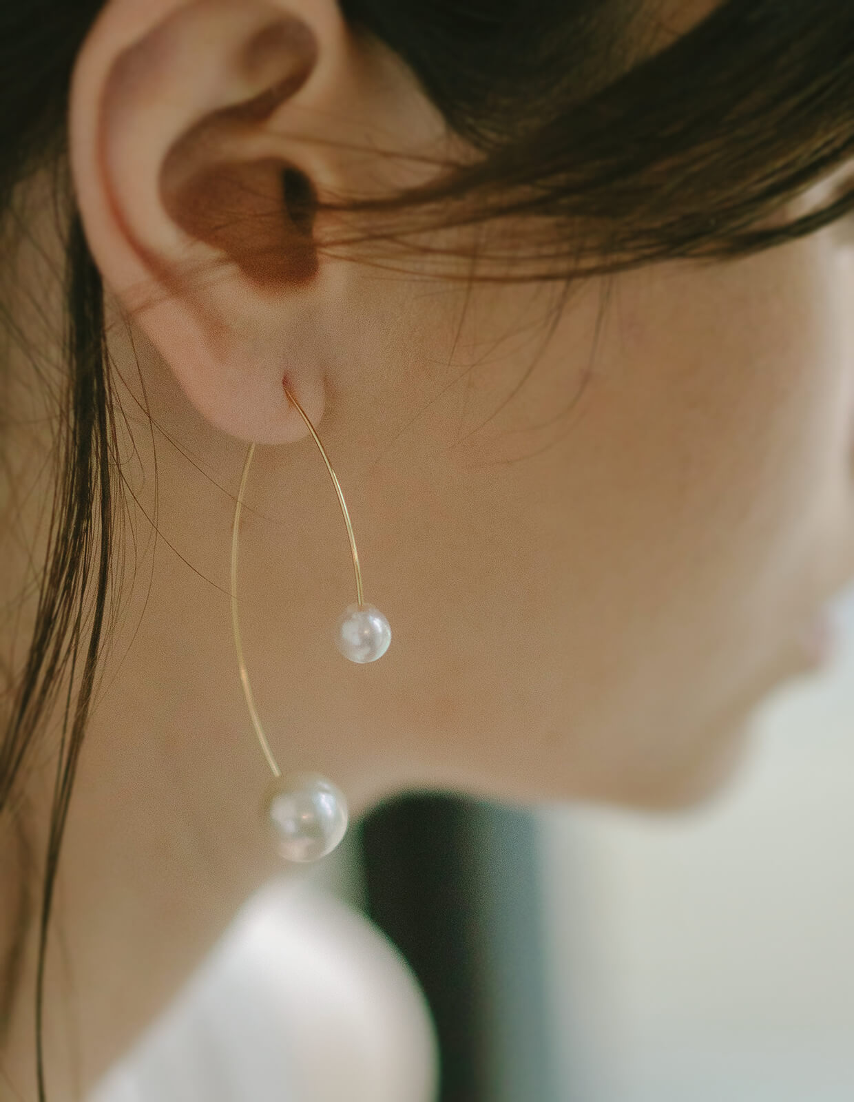 18K Baroque Pearl Swing Earrings | PENDULI-wht