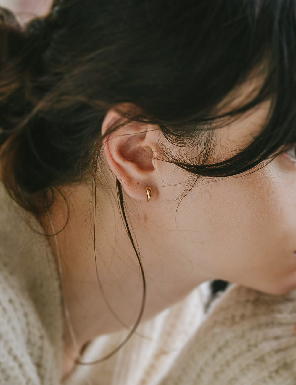 10K Gold Half Moon Stud Earrings | LUZON-10K