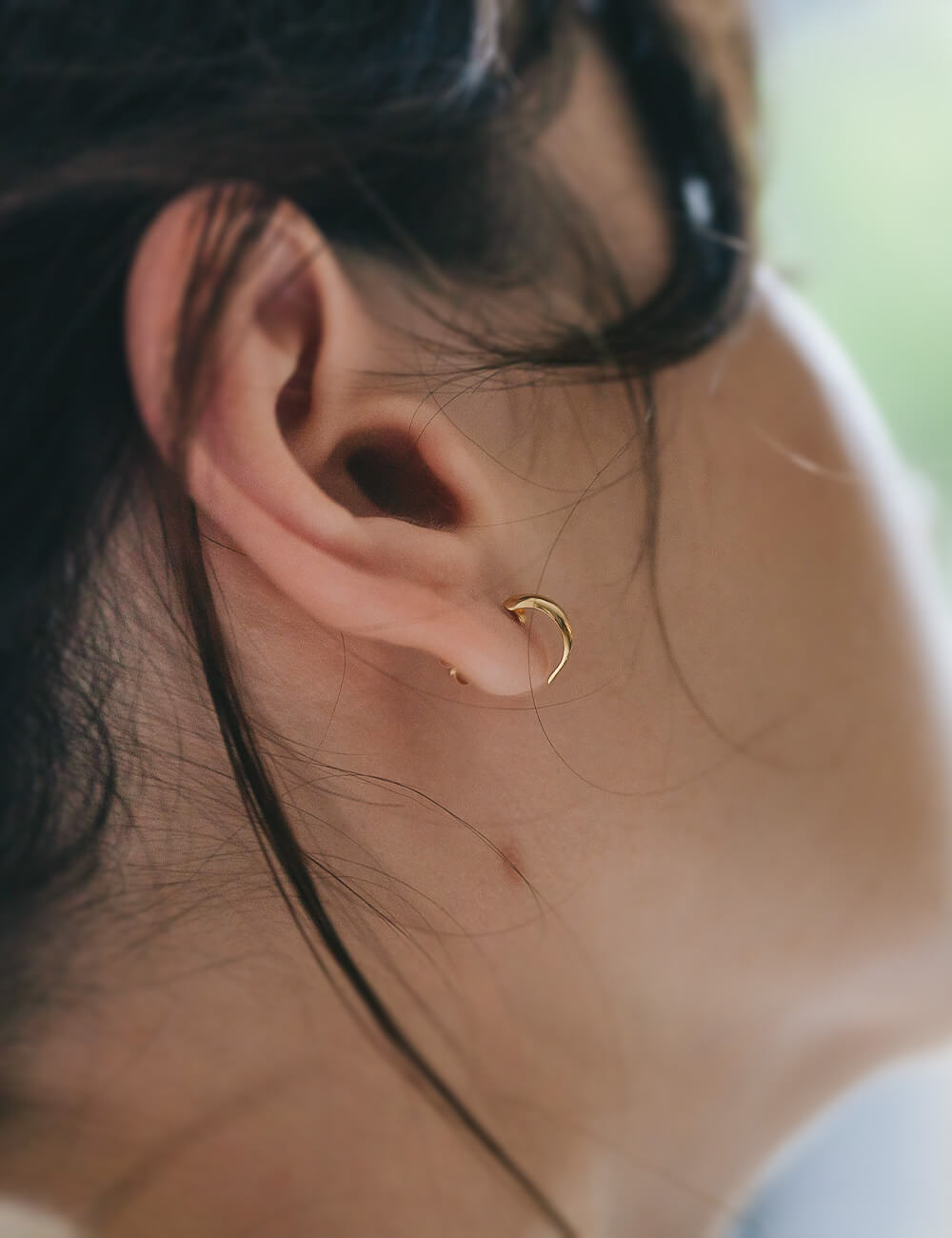 10K Gold Half Moon Stud Earrings | LUZON-10K