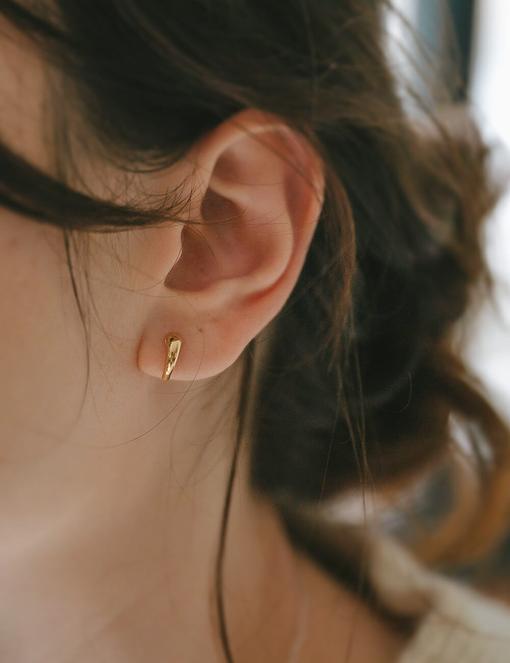 18K Gold Half Moon Stud Earrings | LUZON