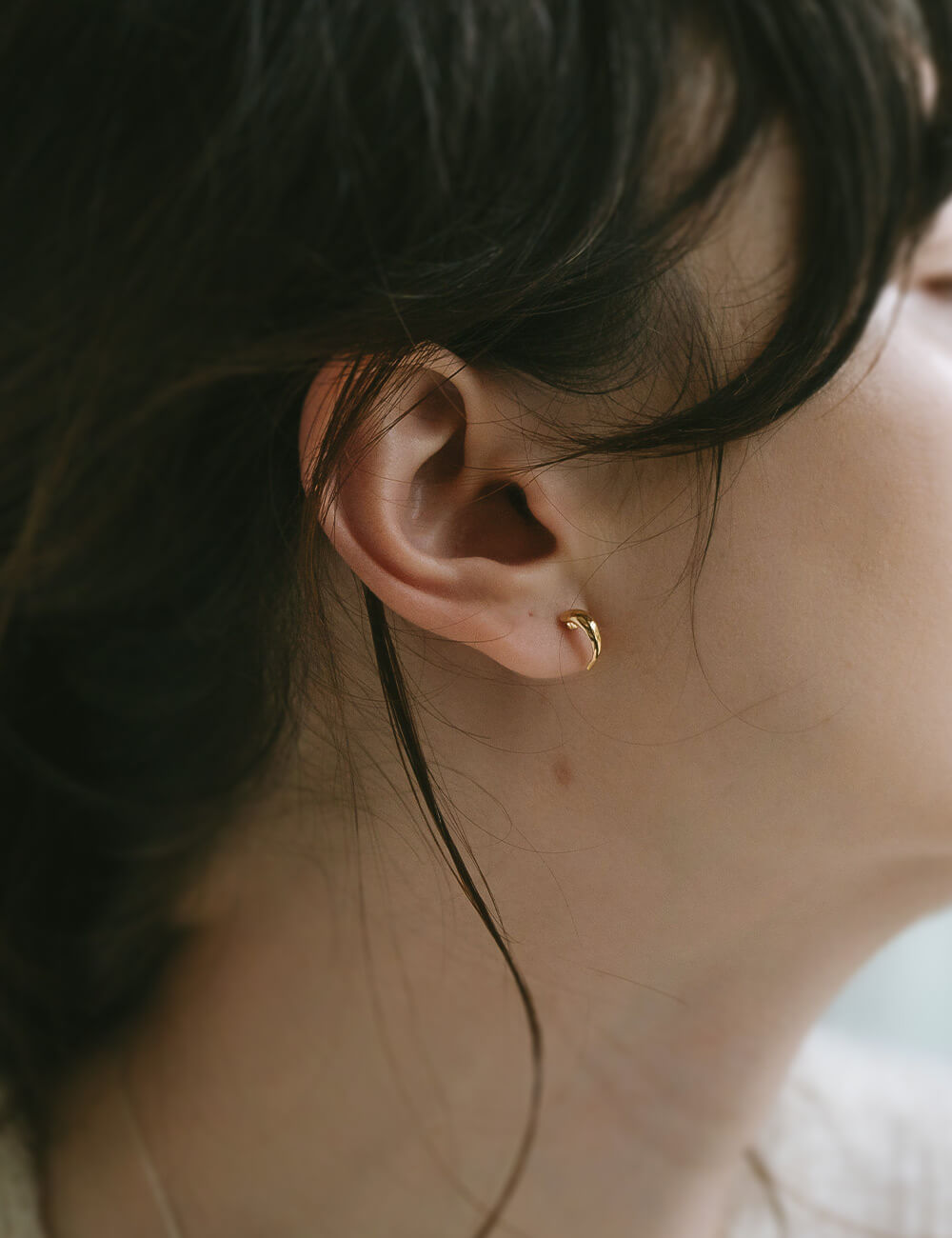 18K Gold Half Moon Stud Earrings | LUZON