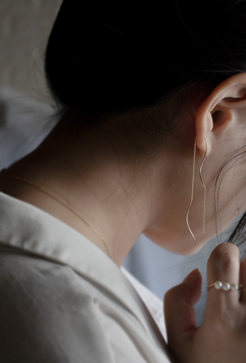 18K Gold Wavy Long Earrings | ORNE-WAVE
