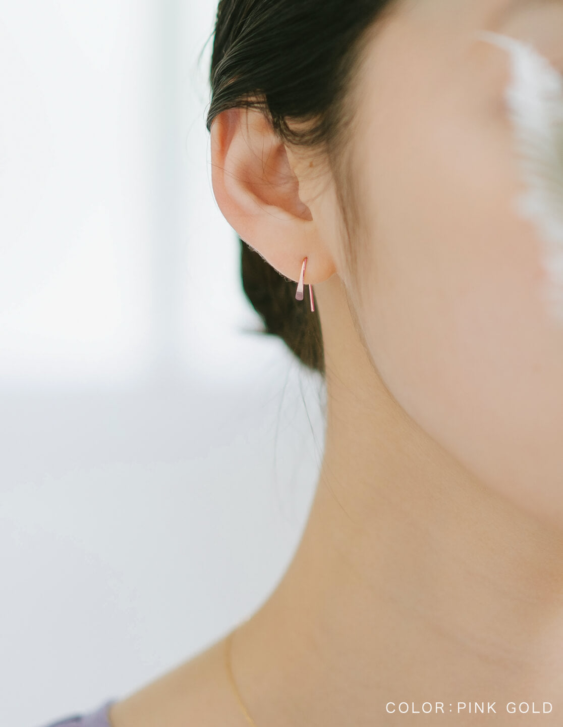 18K Gold Tiny Hang Earrings | GOUCCIA-MINI