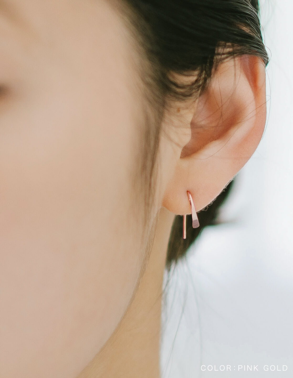 18K Gold Tiny Hang Earrings | GOUCCIA-MINI