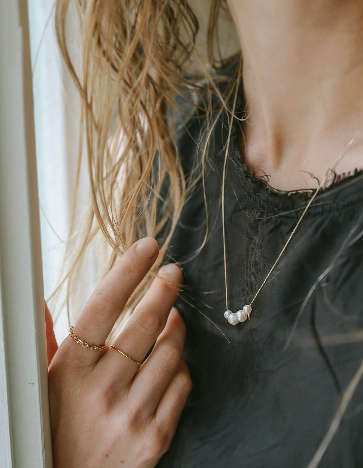 Spike Studs Pearl Necklace | QUATLUNE