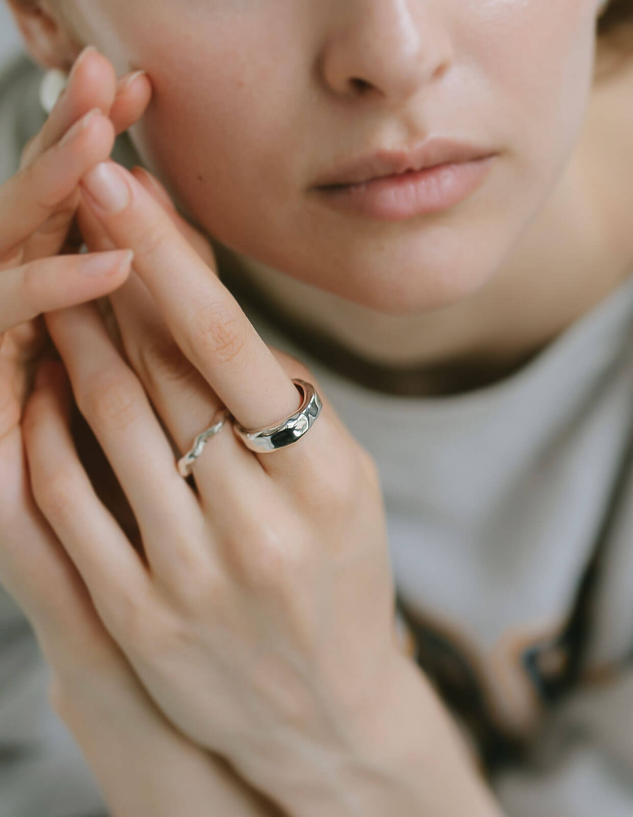 18K Gold Plated Sterling Silver Hammered Wide Ring | MOLUNE