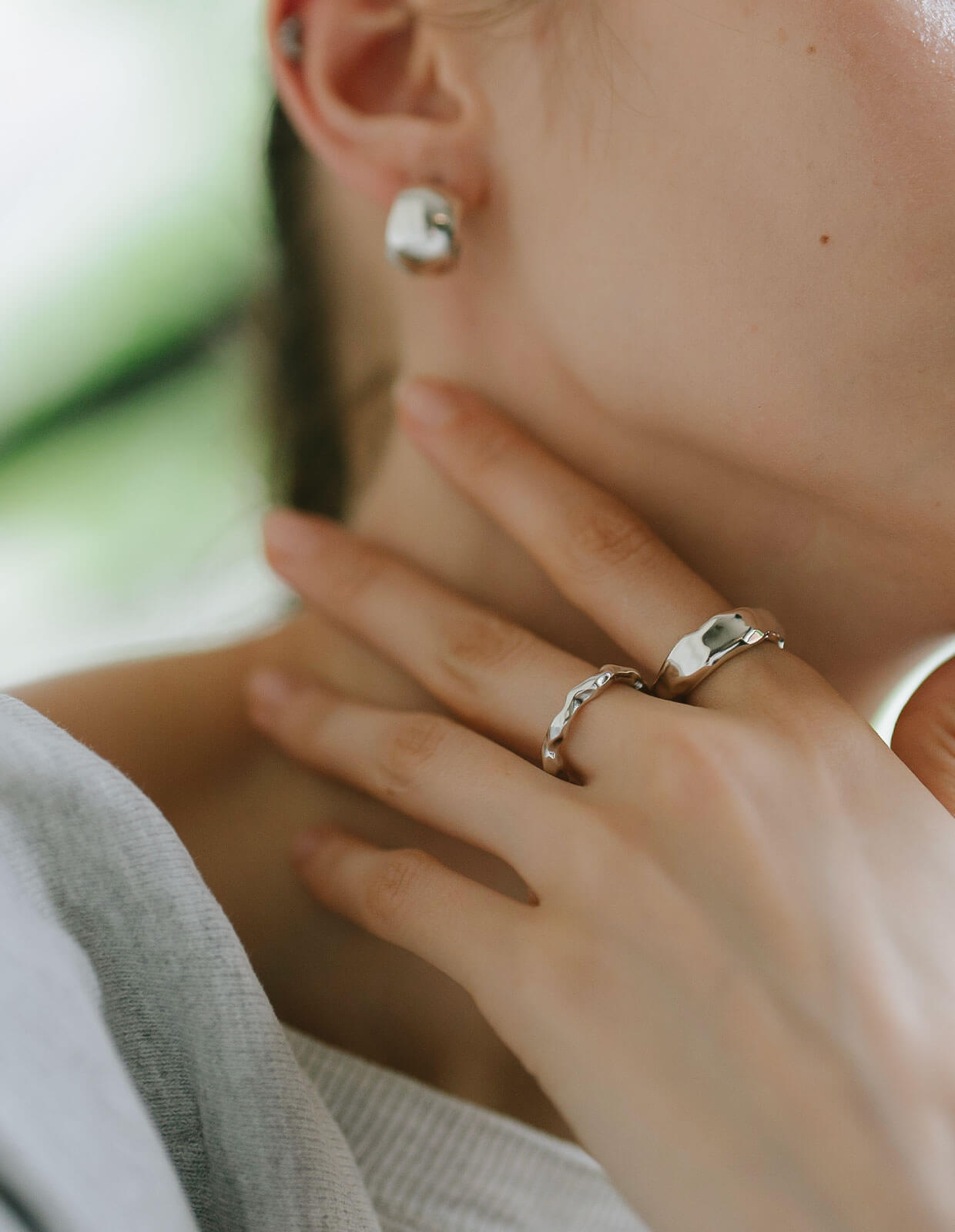 18K Gold Plated Sterling Silver Hammered Wide Ring | MOLUNE