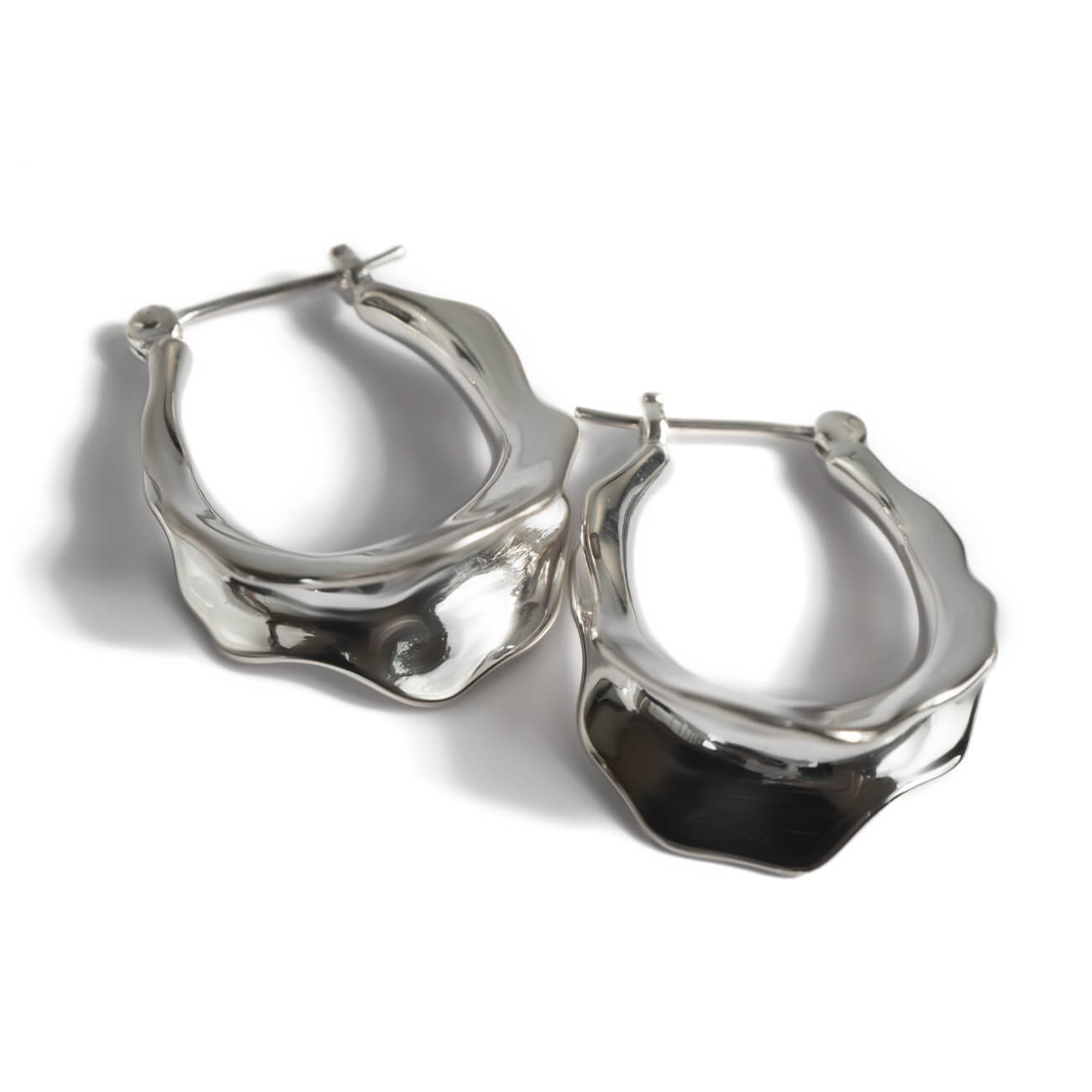 Silver925 Wavy Hoop Earrings ｜ LEPATTA