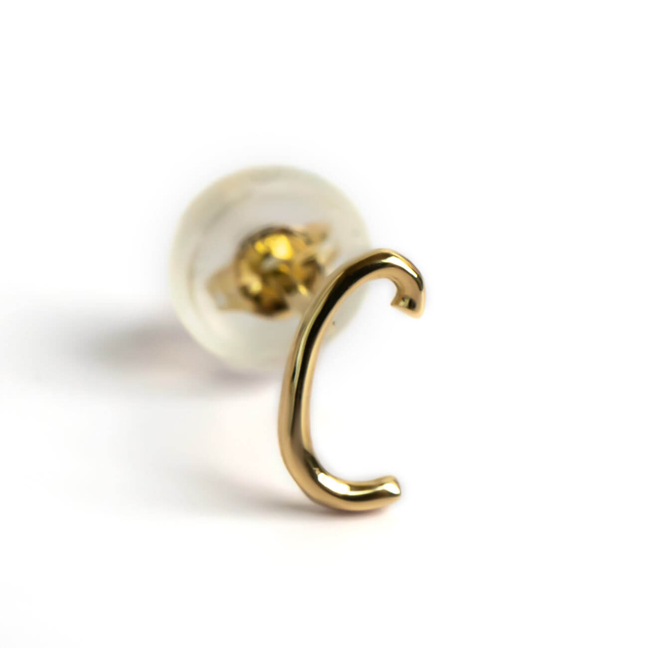 18K Gold Petit Cursive Initial Earring | MOLLICA LETTERA