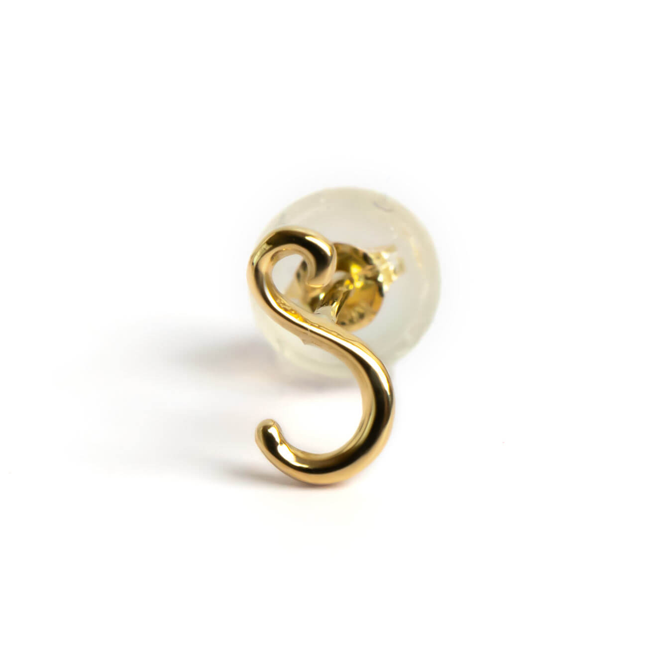 18K Gold Petit Cursive Initial Earring | MOLLICA LETTERA