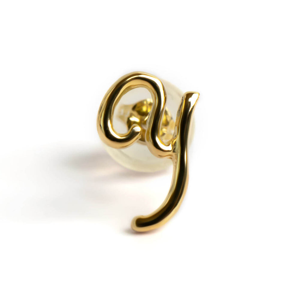 18K Gold Petit Cursive Initial Earring | MOLLICA LETTERA