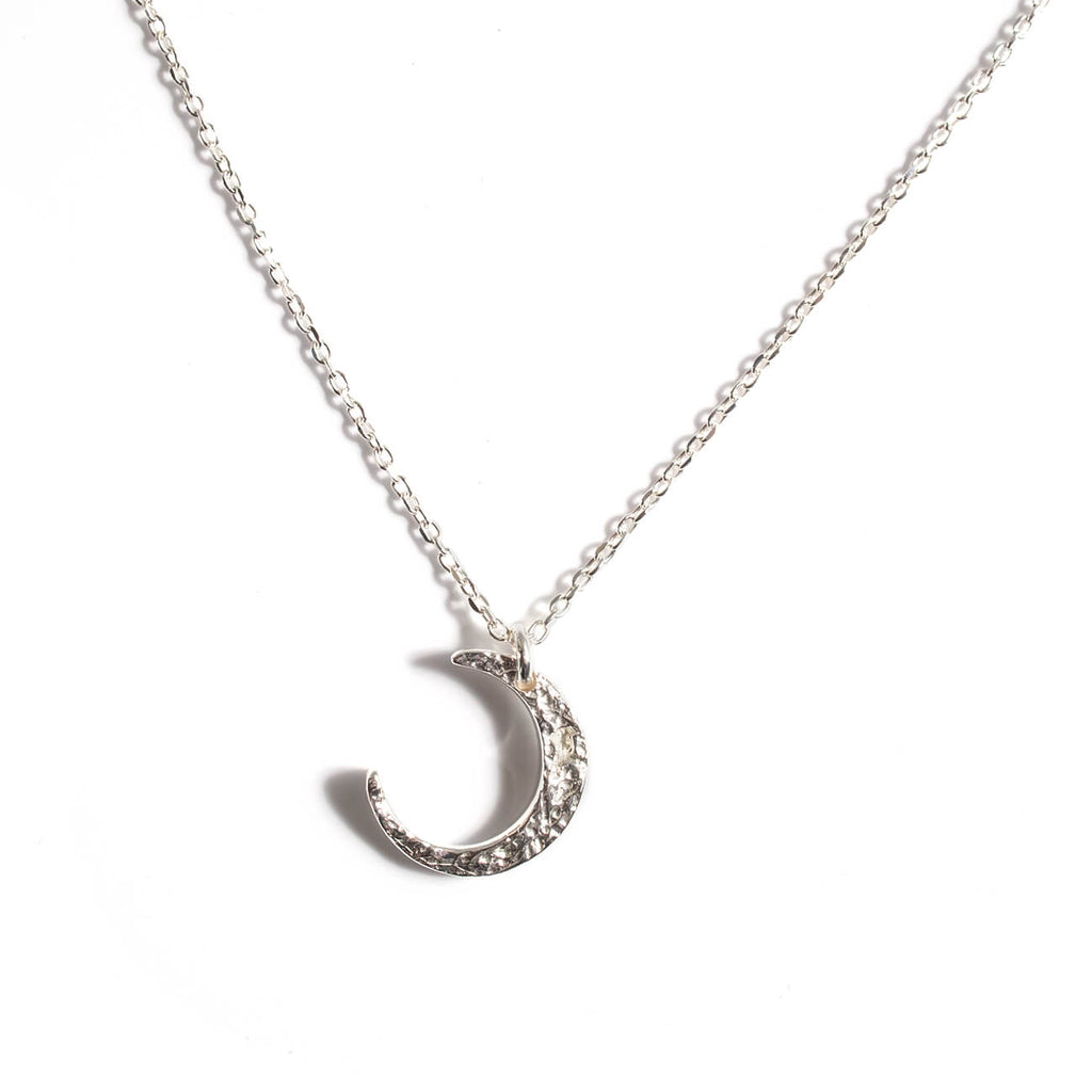 18K Gold Plated Sterling Silver Crescent Moon Pendant Necklace | LUNEVE